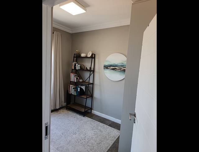2 BEDROOM APARTMENT TO LET IN WAVES EDGE